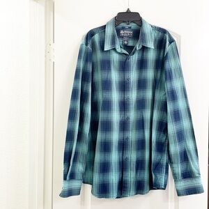 American Rag plaid long sleeve button down shirt